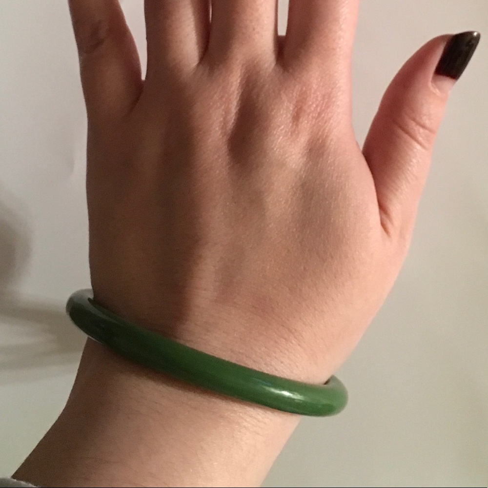 Vintage plastic green bangle bracelet